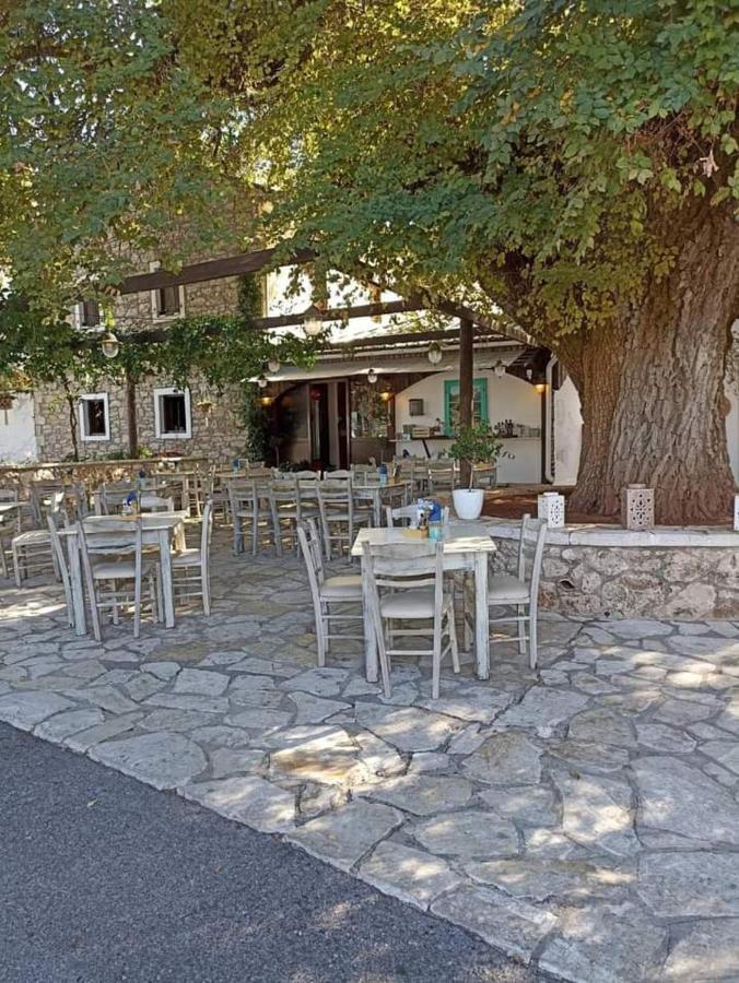 Lovely Studio In Strinilas With Its Own Pool Kültér fotó
