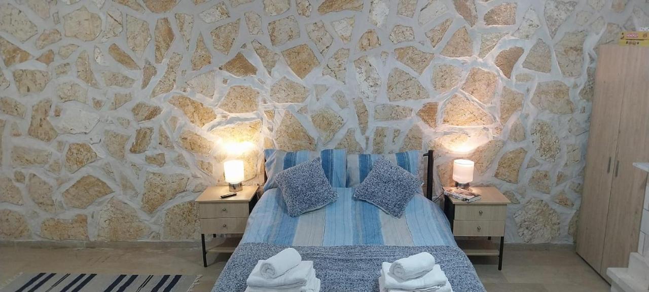 Lovely Studio In Strinilas With Its Own Pool Kültér fotó